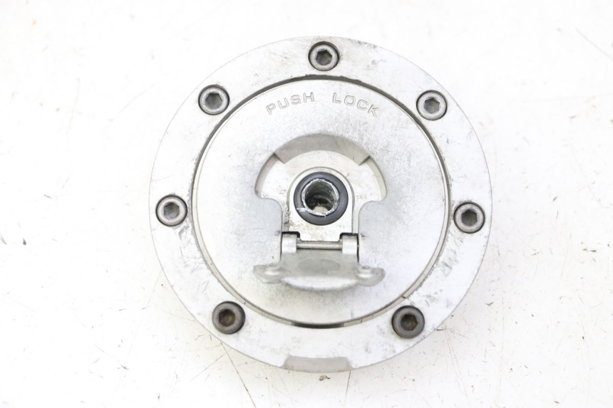 photo de KOREK ZBIORNIKA PALIWA HONDA CBR F SC25 1000 (1989 - 1992) - Zbliżenie techniczne