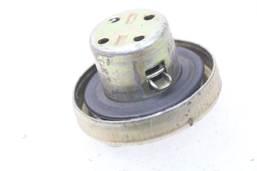 photo de KOREK ZBIORNIKA PALIWA JMSTAR CJ12M 125 (2005 - 2007) - Zoom stanu zużycia