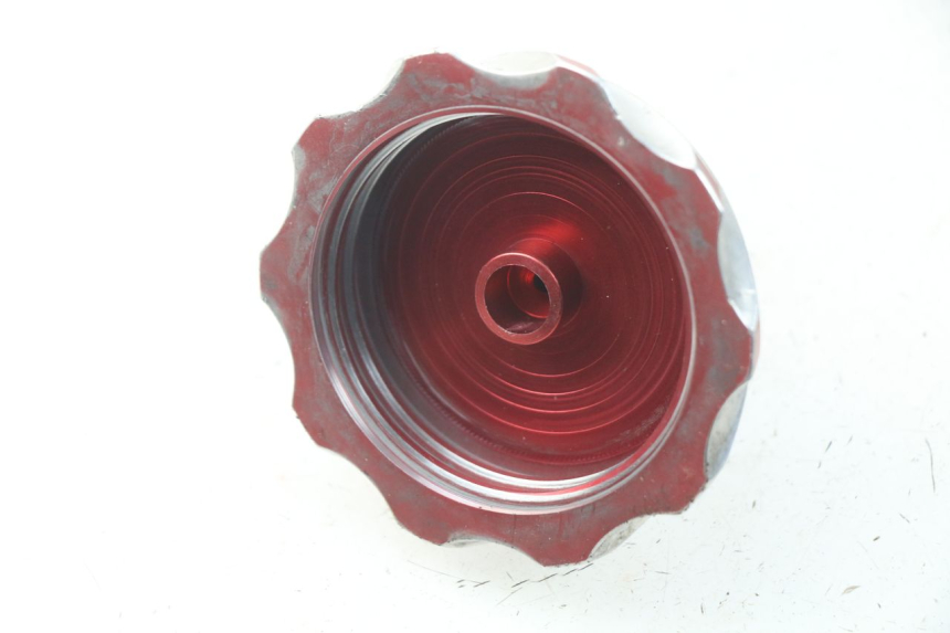 photo de KOREK ZBIORNIKA PALIWA HONDA CRF CR-F 450 (2005 - 2008) - Zoom stanu zużycia