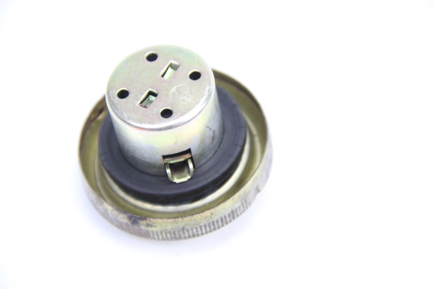 photo de KOREK ZBIORNIKA PALIWA SYM CROX 4T 50 (2016 - 2023) - Zoom stanu zużycia