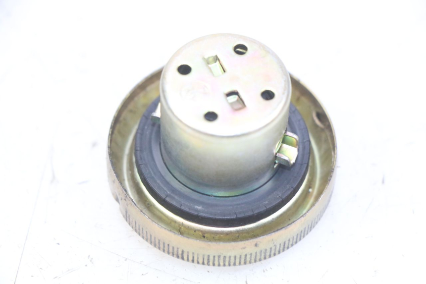 photo de KOREK ZBIORNIKA PALIWA SYM CROX 4T 50 (2016 - 2023) - Zoom stanu zużycia