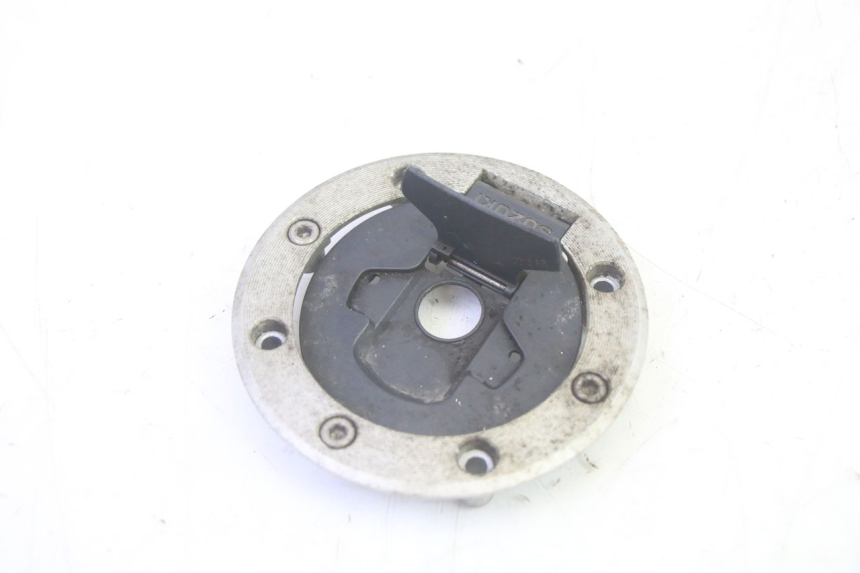 photo de KOREK ZBIORNIKA PALIWA SUZUKI DL V STROM 1000 (2002 - 2007) - Zoom stanu zużycia