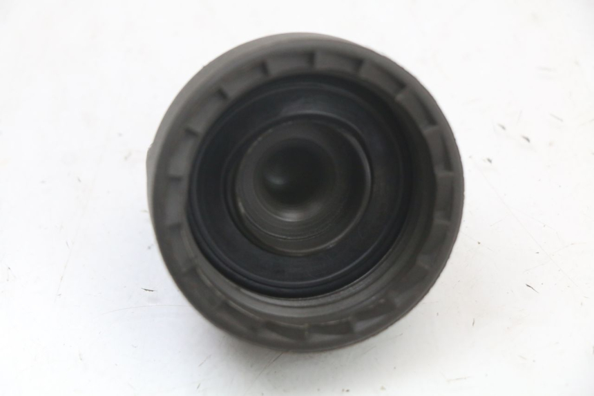 photo de KOREK ZBIORNIKA PALIWA GILERA DNA 50 (2000 - 2007) - Inny kąt widzenia