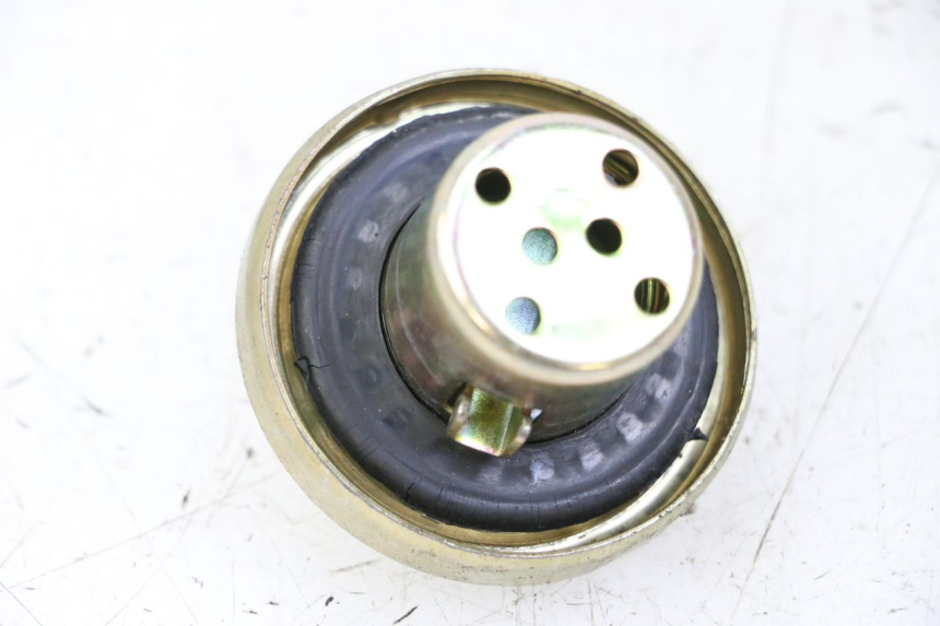 photo de KOREK ZBIORNIKA PALIWA JM MOTORS EVOLIS 4T 50 (2018 - 2022) - Zoom stanu zużycia