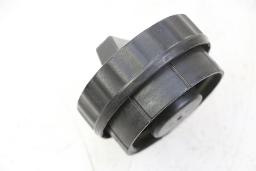 photo de KOREK ZBIORNIKA PALIWA HONDA FES S-WING SWING ABS 125 (2007 - 2015) - Zoom stanu zużycia