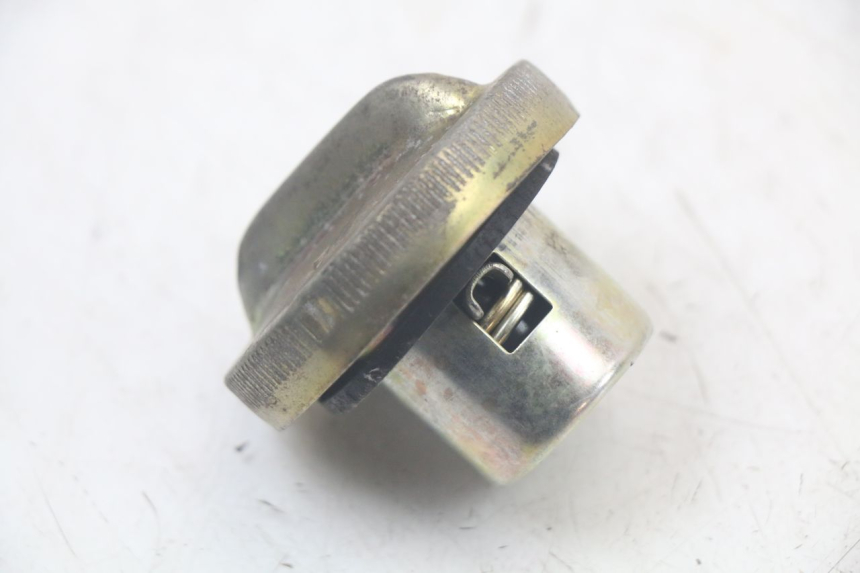 photo de KOREK ZBIORNIKA PALIWA SYM FIDDLE 2 50 (2008 - 2013) - Zoom stanu zużycia