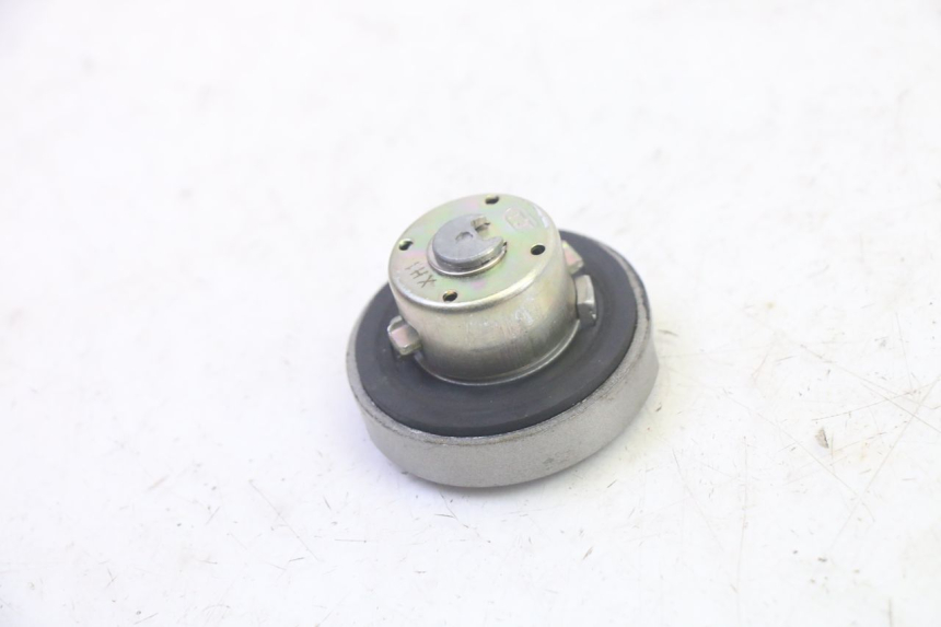 photo de KOREK ZBIORNIKA PALIWA SYM FIDDLE 3 III 125 (2014 - 2020) - Zbliżenie techniczne