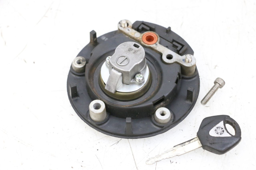 photo de KOREK ZBIORNIKA PALIWA YAMAHA FJR ABS 1300 (2006 - 2012) - Inny kąt widzenia