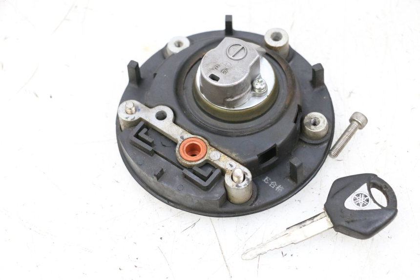 photo de KOREK ZBIORNIKA PALIWA YAMAHA FJR ABS 1300 (2006 - 2012) - Zbliżenie techniczne