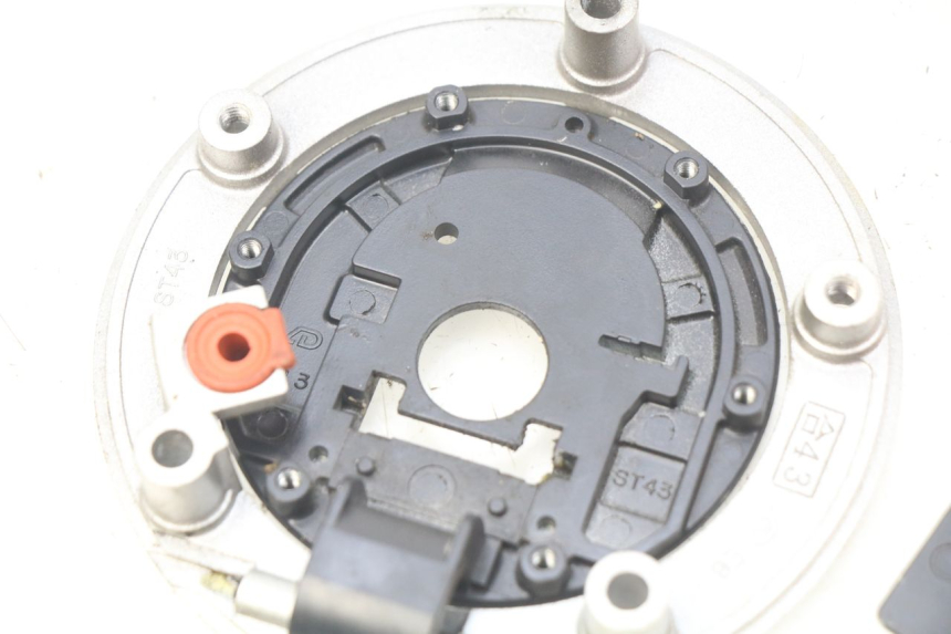 photo de KOREK ZBIORNIKA PALIWA SUZUKI GSX-R GSXR 750 (2011 - 2016) - Zoom stanu zużycia