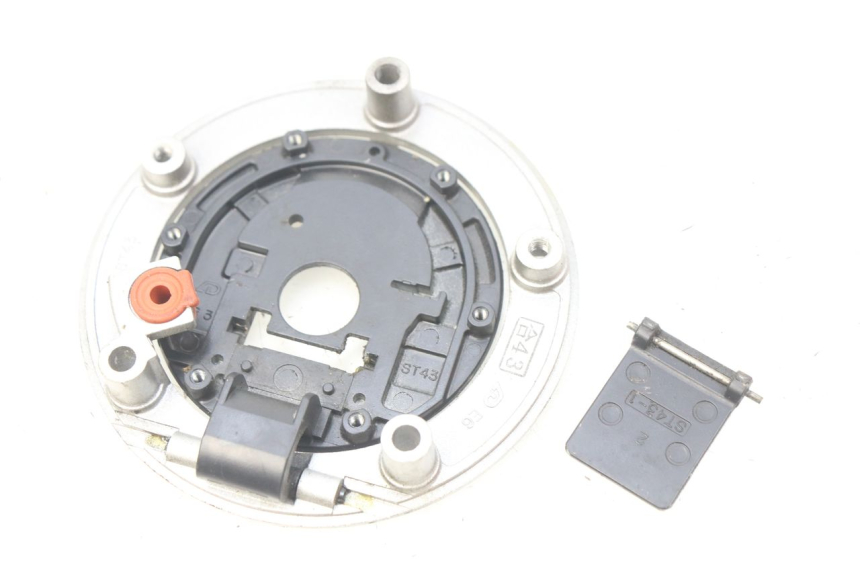 photo de KOREK ZBIORNIKA PALIWA SUZUKI GSX-R GSXR 750 (2011 - 2016) - Inny kąt widzenia