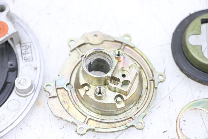 photo de KOREK ZBIORNIKA PALIWA SUZUKI GSXR GSX-R 1000 (2003 - 2004) - Zbliżenie techniczne