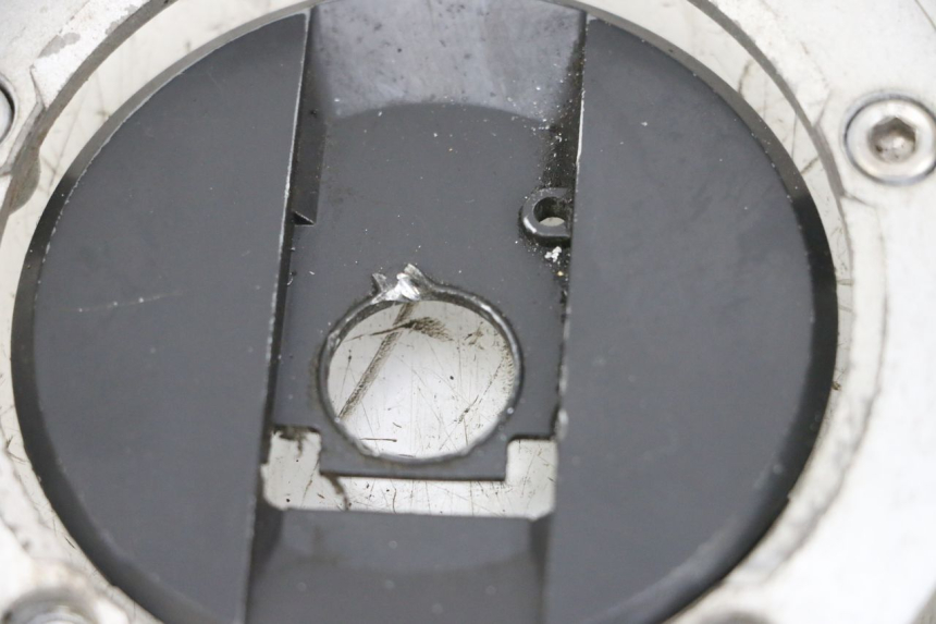 photo de KOREK ZBIORNIKA PALIWA SUZUKI GSXR GSX-R 1000 (2003 - 2004) - Stan powierzchni