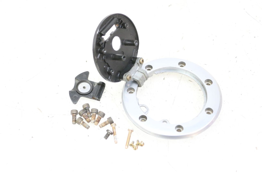 photo de KOREK ZBIORNIKA PALIWA KAWASAKI ZR7 ZR-7 S 750 (1999 - 2004) - Zoom stanu zużycia