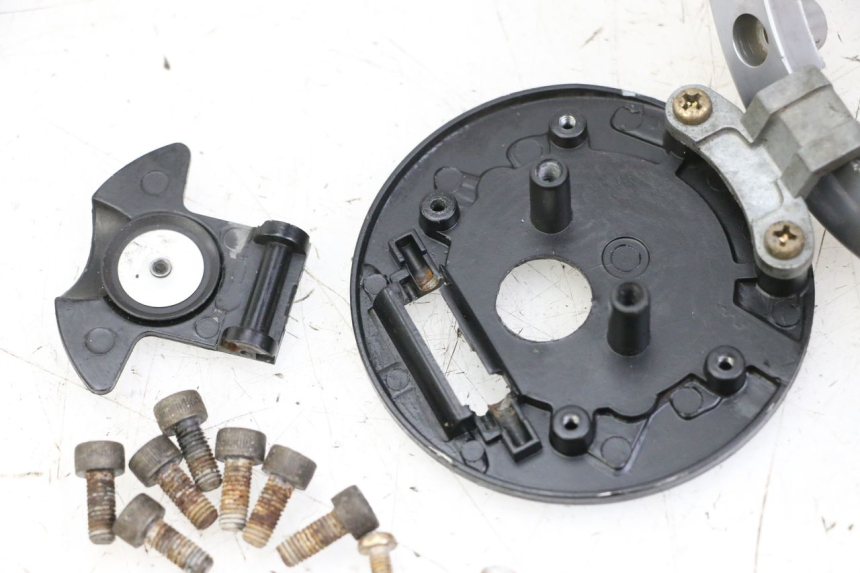 photo de KOREK ZBIORNIKA PALIWA KAWASAKI ZR7 ZR-7 S 750 (1999 - 2004) - Inny kąt widzenia