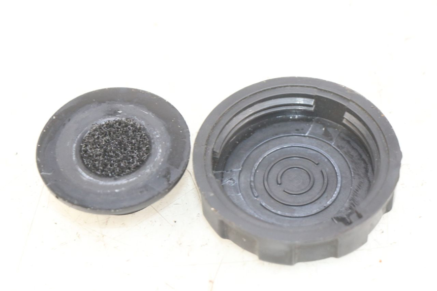 photo de KOREK ZBIORNIKA PALIWA PEUGEOT KISBEE 2T 50 (2010 - 2017) - Szczegół części