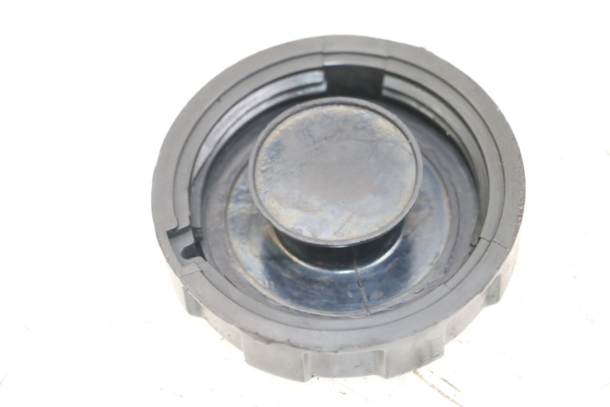 photo de KOREK ZBIORNIKA PALIWA PEUGEOT KISBEE 2T 50 (2018 - 2022) - Szczegół części