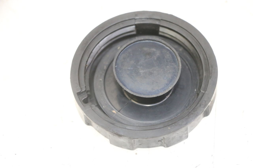 photo de KOREK ZBIORNIKA PALIWA PEUGEOT KISBEE 2T 50 (2018 - 2022) - Szczegół części