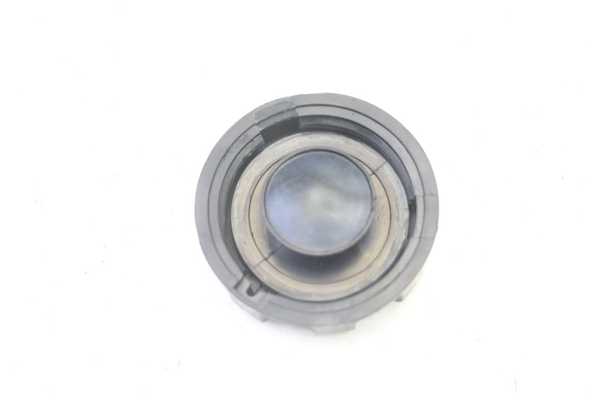 photo de KOREK ZBIORNIKA PALIWA PEUGEOT KISBEE 4T 50 (2018 - 2022) - Zoom stanu zużycia