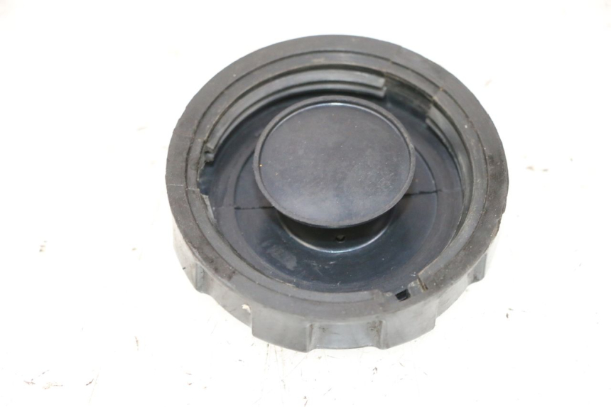 photo de KOREK ZBIORNIKA PALIWA PEUGEOT KISBEE 4T 50 (2010 - 2017) - Szczegół części