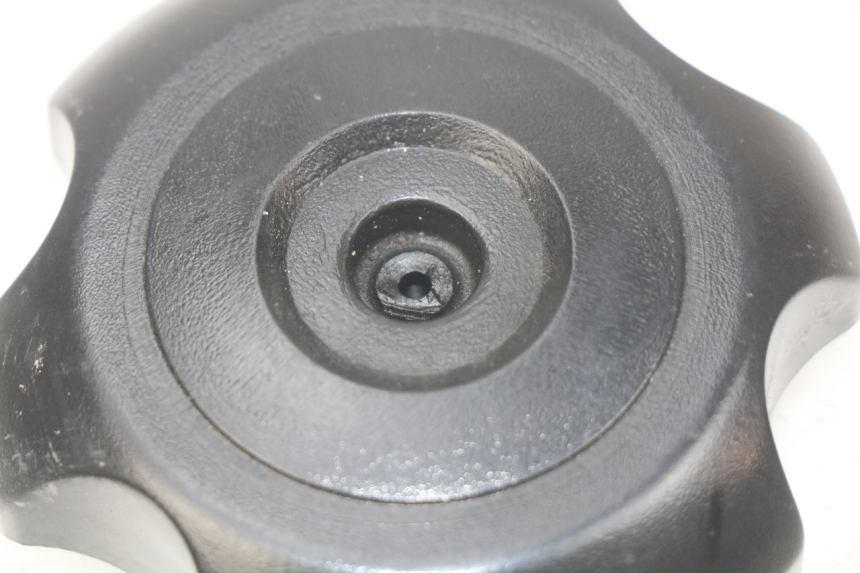 photo de KOREK ZBIORNIKA PALIWA KAWASAKI KLX 110 (2010 - 2022) - Zoom stanu zużycia