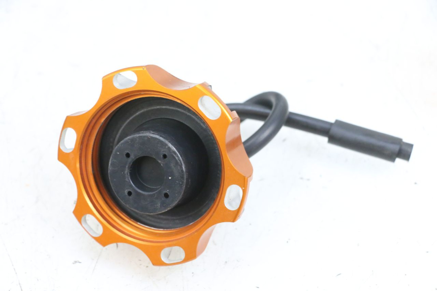 photo de KOREK ZBIORNIKA PALIWA KAWASAKI KXF KX-F 250 (2017 - 2019) - Szczegół części