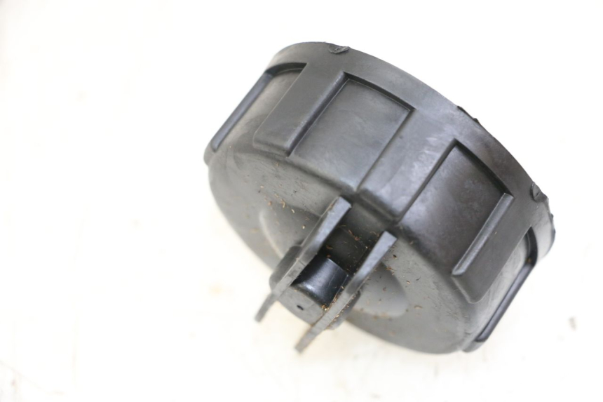 photo de KOREK ZBIORNIKA PALIWA KYMCO PEOPLE S 125 (2000 - 2008) - Zoom stanu zużycia