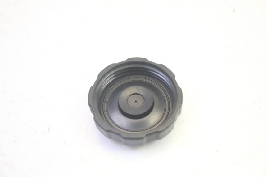 photo de KOREK ZBIORNIKA PALIWA PEUGEOT LUDIX 50 (2005 - 2007) - Zoom stanu zużycia