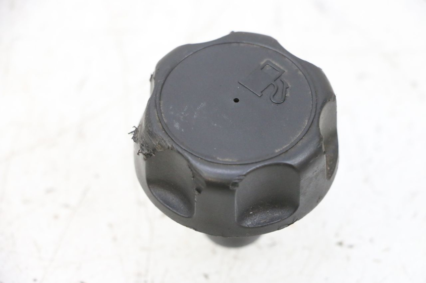 photo de KOREK ZBIORNIKA PALIWA YAMAHA NEOS NEO'S 4T 50 (2008 - 2016) - Zoom stanu zużycia