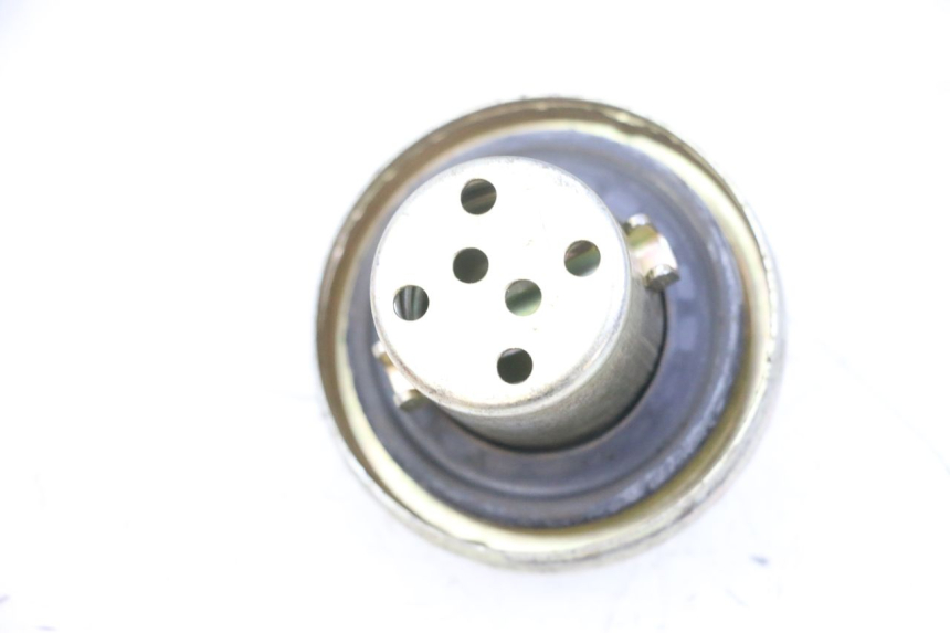 photo de KOREK ZBIORNIKA PALIWA JM MOTORS OLDIES GT 4T 50 (2018 - 2025) - Zoom stanu zużycia