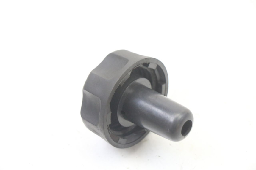 photo de KOREK ZBIORNIKA PALIWA MBK OVETTO 4T 50 (2008 - 2016) - Inny kąt widzenia