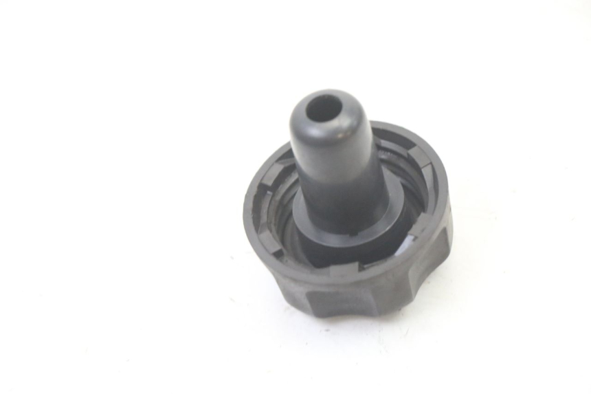 photo de KOREK ZBIORNIKA PALIWA MBK OVETTO 4T 50 (2008 - 2016) - Zbliżenie techniczne