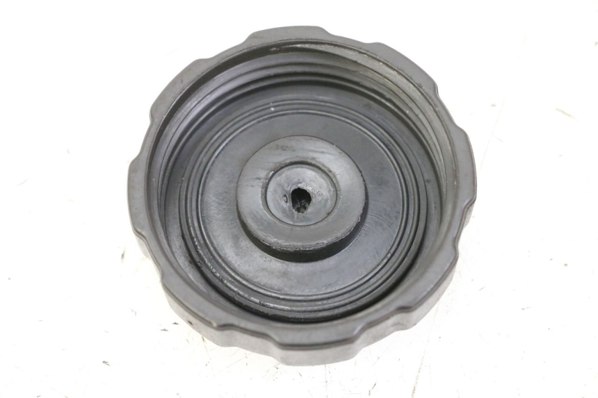 photo de KOREK ZBIORNIKA PALIWA PEUGEOT TKR TREKKER FURIOUS 50 (2005 - 2014) - Zoom stanu zużycia