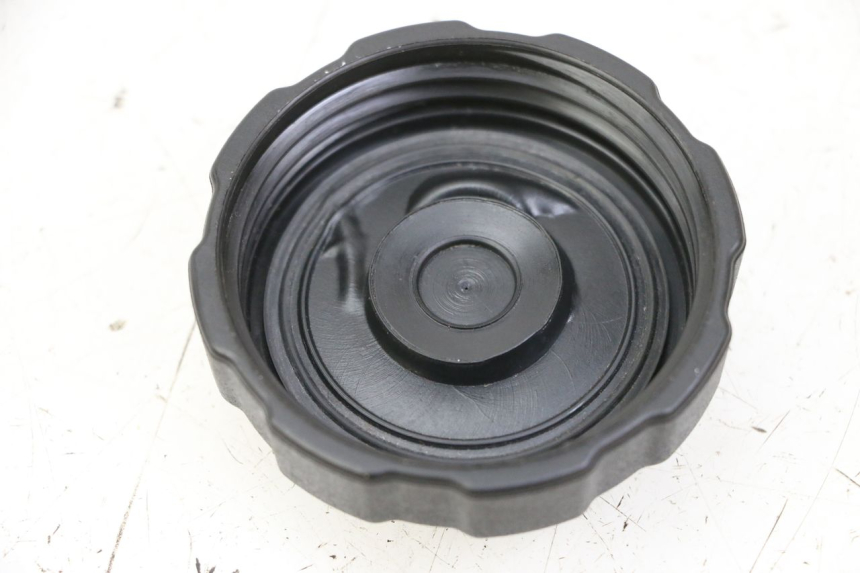 photo de KOREK ZBIORNIKA PALIWA PEUGEOT TREKKER TKR 50 (2005 - 2014) - Zoom stanu zużycia