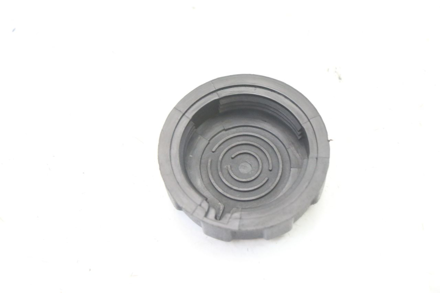 photo de KOREK ZBIORNIKA PALIWA PEUGEOT VIVACITY 125 (2010 - 2017) - Zoom stanu zużycia