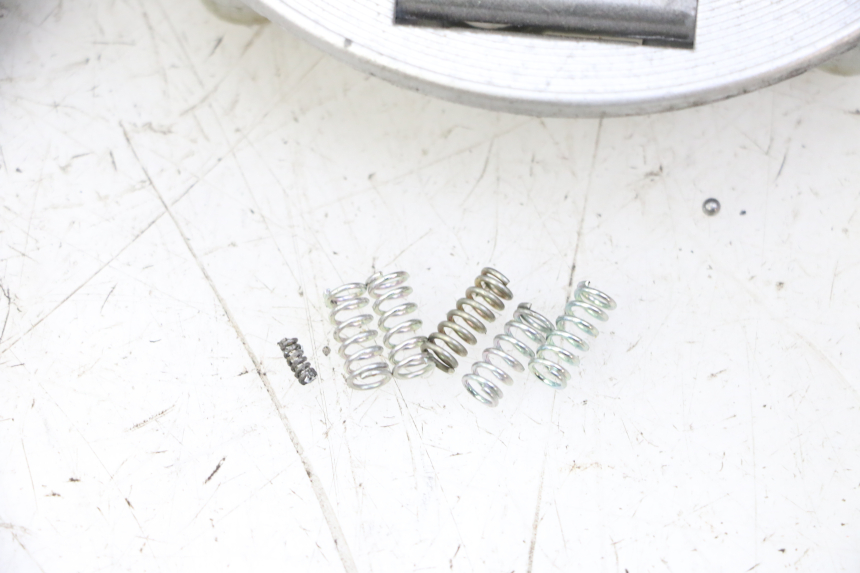 photo de KOREK ZBIORNIKA PALIWA MAG POWER R-STREET 50 (2016 - 2025) - Zoom stanu zużycia