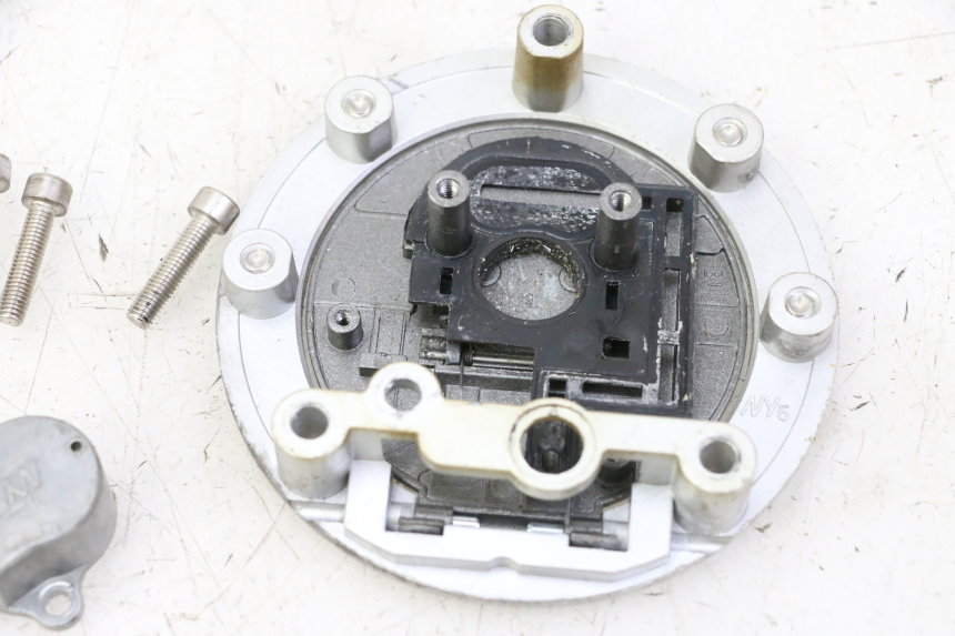 photo de KOREK ZBIORNIKA PALIWA MAG POWER R-STREET 50 (2016 - 2025) - Zbliżenie techniczne