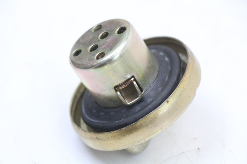 photo de KOREK ZBIORNIKA PALIWA JM MOTORS SANTANA 50 (2014 - 2023) - Zoom stanu zużycia