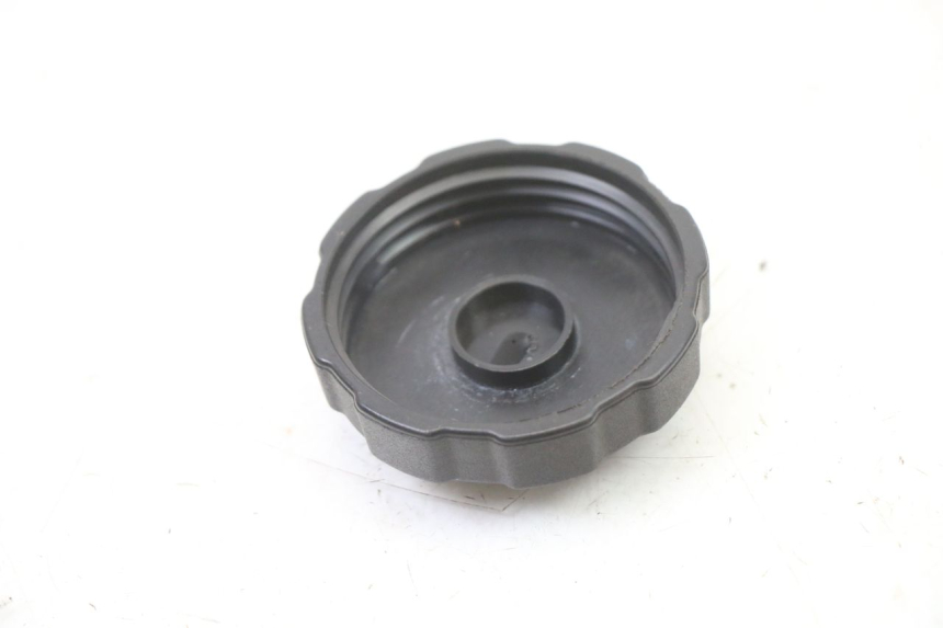 photo de KOREK ZBIORNIKA PALIWA PEUGEOT SATELIS COMPRESSOR K15 125 (2006 - 2009) - Zoom stanu zużycia