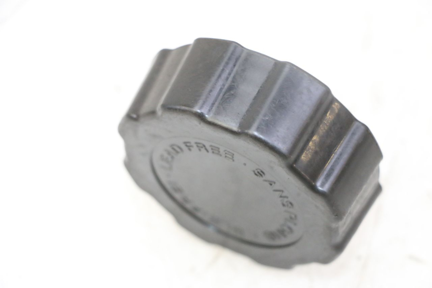 photo de KOREK ZBIORNIKA PALIWA PEUGEOT SATELIS 125 (2013 - 2018) - Zoom stanu zużycia