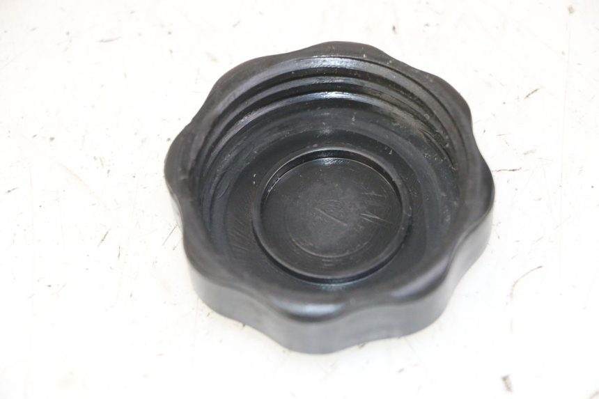 photo de KOREK ZBIORNIKA PALIWA APRILIA SCARABEO GT TOURING 125 (1999 - 2005) - Szczegół części