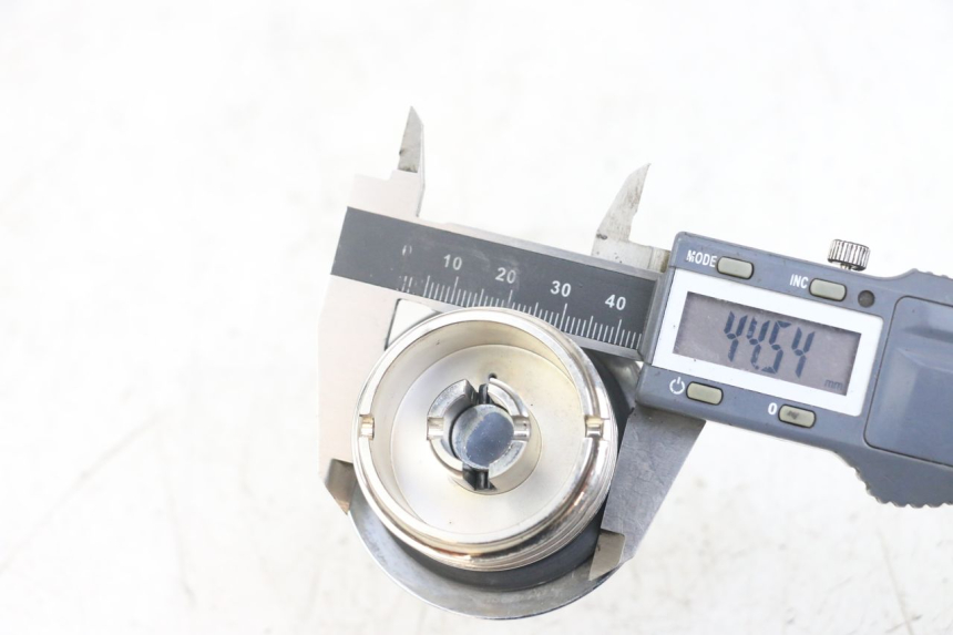 photo de KOREK ZBIORNIKA PALIWA HARLEY DAVIDSON SPORTSTER XL CUSTOM 1200 (2003 - 2004) - Oznaczenia i referencje