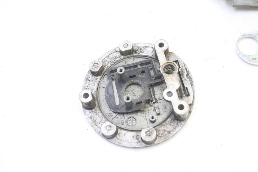 photo de KOREK ZBIORNIKA PALIWA YAMAHA TDR DELTABOX 125 (1997 - 2003) - Zbliżenie techniczne