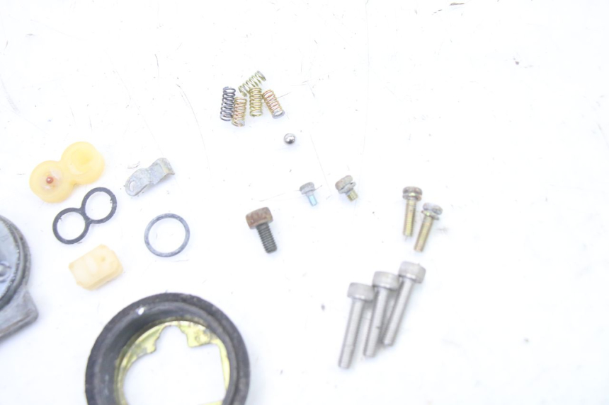 photo de KOREK ZBIORNIKA PALIWA YAMAHA TDR DELTABOX 125 (1997 - 2003) - Stan powierzchni