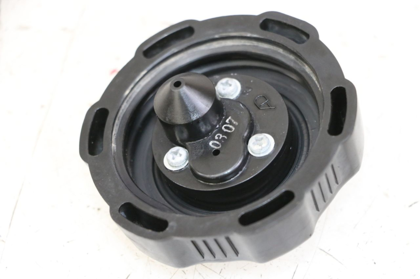 photo de KOREK ZBIORNIKA PALIWA YAMAHA TTR 125 (2000 - 2020) - Szczegół części