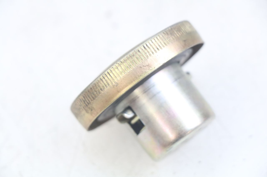 photo de KOREK ZBIORNIKA PALIWA PEUGEOT TWEET 4T 50 (2010 - 2014) - Zoom stanu zużycia