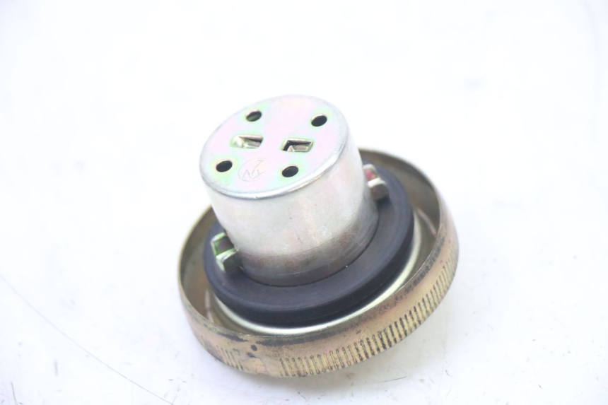 photo de KOREK ZBIORNIKA PALIWA PEUGEOT TWEET 4T 50 (2018 - 2022) - Zoom stanu zużycia