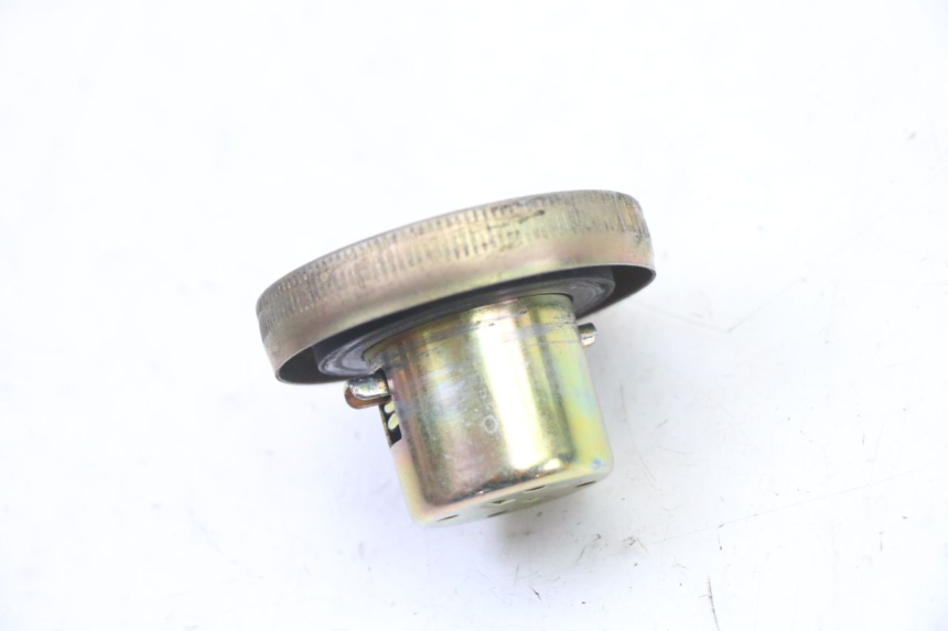 photo de KOREK ZBIORNIKA PALIWA PEUGEOT TWEET 4T 50 (2014 - 2019) - Inny kąt widzenia