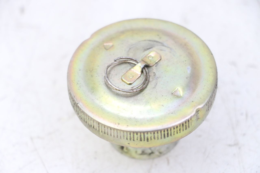 photo de KOREK ZBIORNIKA PALIWA PEUGEOT TWEET 4T 50 (2018 - 2022) - Zoom stanu zużycia