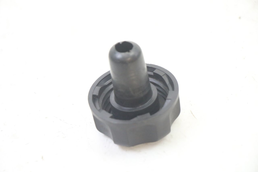 photo de KOREK ZBIORNIKA PALIWA YAMAHA WHY 50 (1998 - 2000) - Inny kąt widzenia